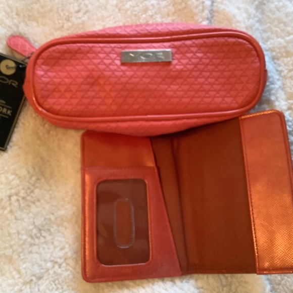 Sold MOR Cosmetic Bag/Passport Holder FauxLeather - Picture 7 of 9